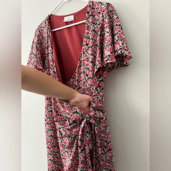 DRESS FORUM Floral-Print Satin Wrap Mini Dress - Picture 7 of 14